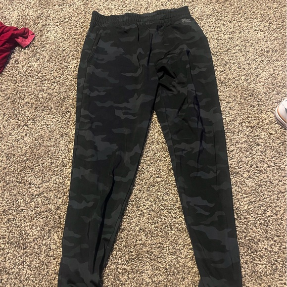 VS PINK black and gray camo jogger - Picture 1 of 3